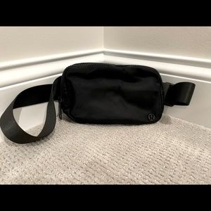 Lululemon Everywhere Belt Bag- Black
